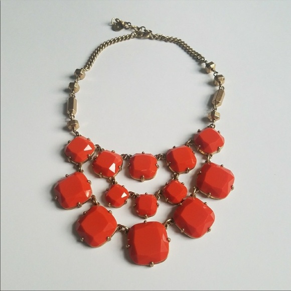 Stella and Dot Olivia Bib Necklace Coral - like new - Picture 1 of 3